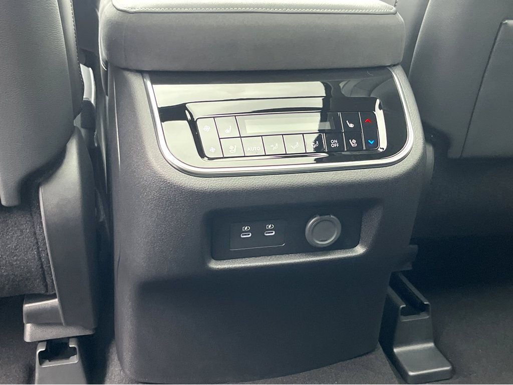 2025 INFINITI QX80 Sensory 4WD