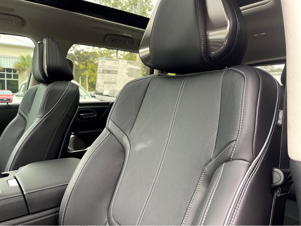 2025 INFINITI QX80 Sensory 4WD