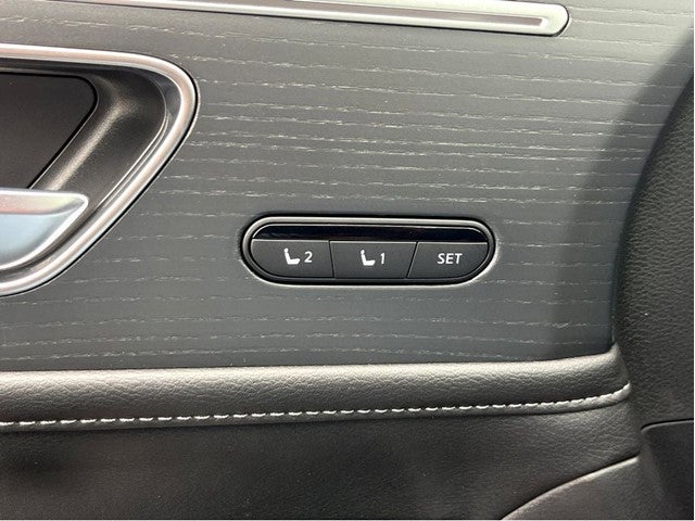 2025 INFINITI QX80 Sensory 4WD