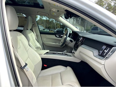 2023 Volvo XC60 Ultimate Bright Theme