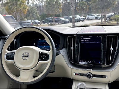 2023 Volvo XC60 Ultimate Bright Theme