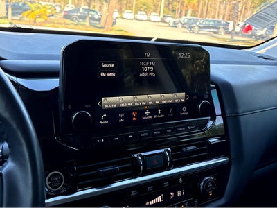 2023 Nissan Pathfinder SL