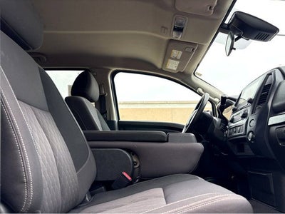 2023 Nissan Titan SV