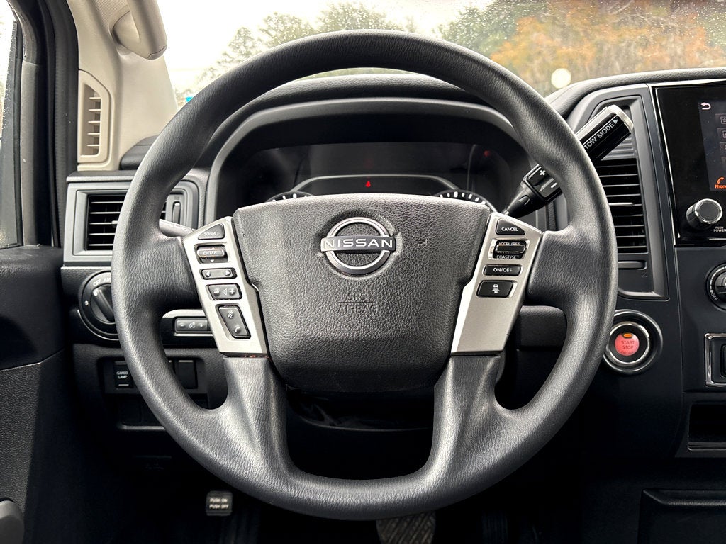 2023 Nissan Titan SV