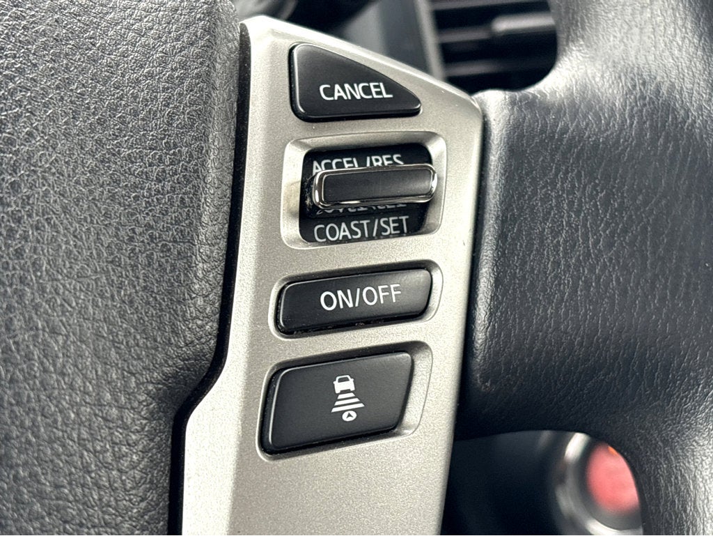 2023 Nissan Titan SV