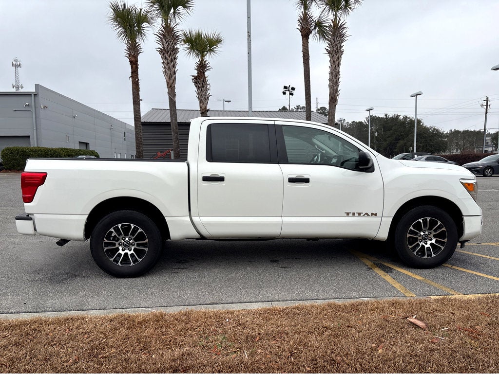 2023 Nissan Titan SV