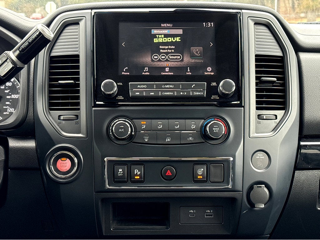 2023 Nissan Titan SV