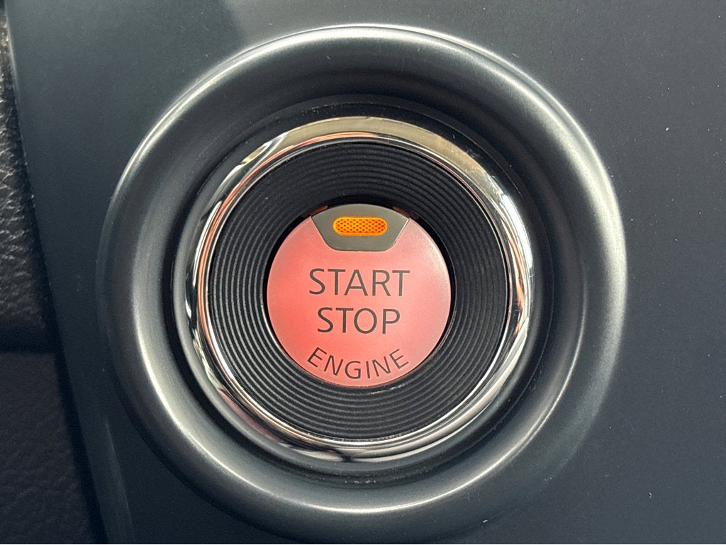 2023 Nissan Titan SV