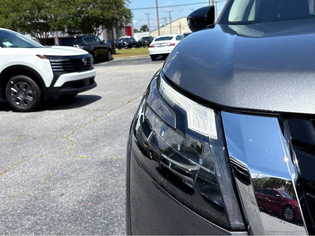 2023 Nissan Pathfinder S