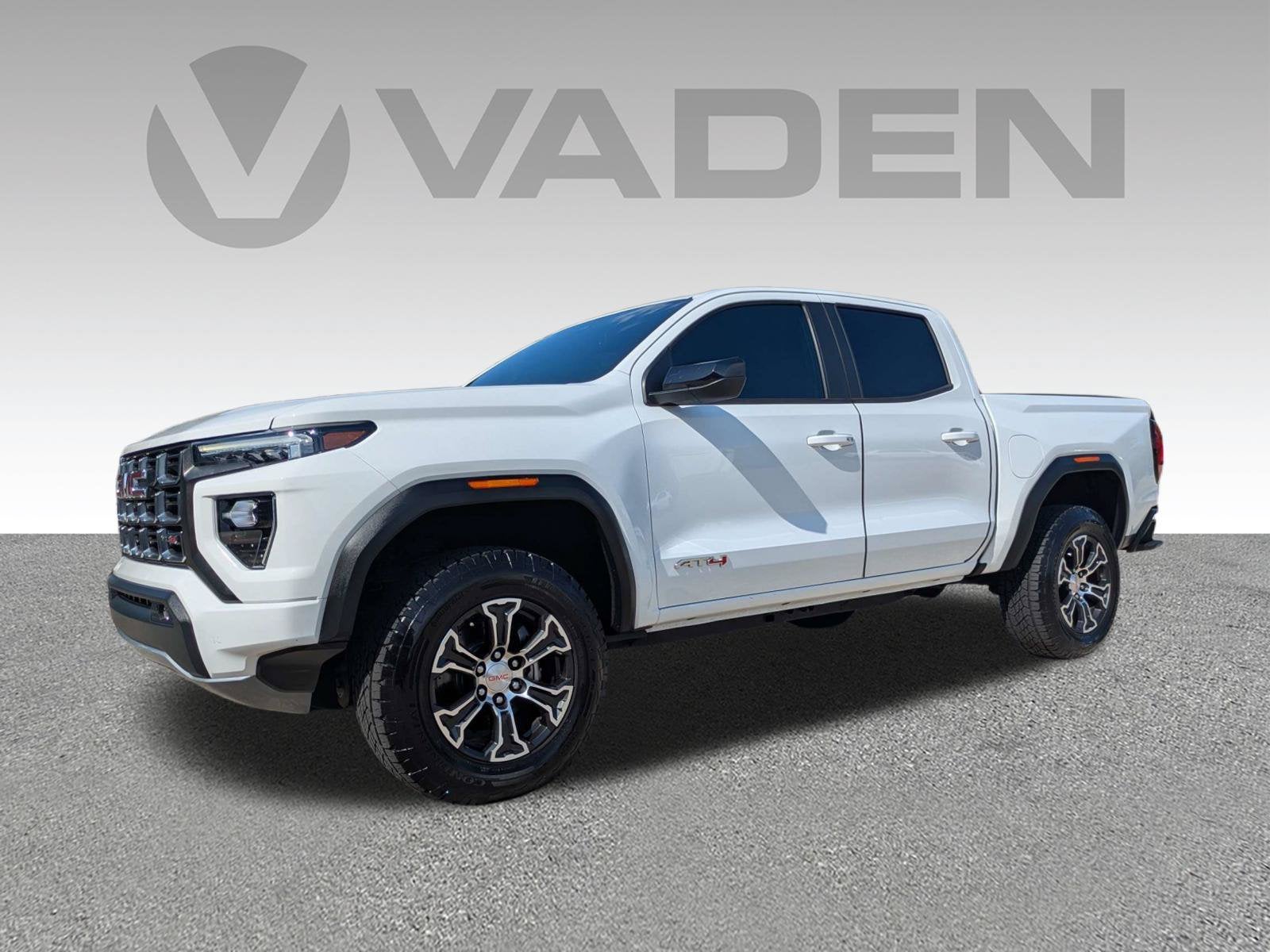 2023 GMC Canyon 4WD AT4