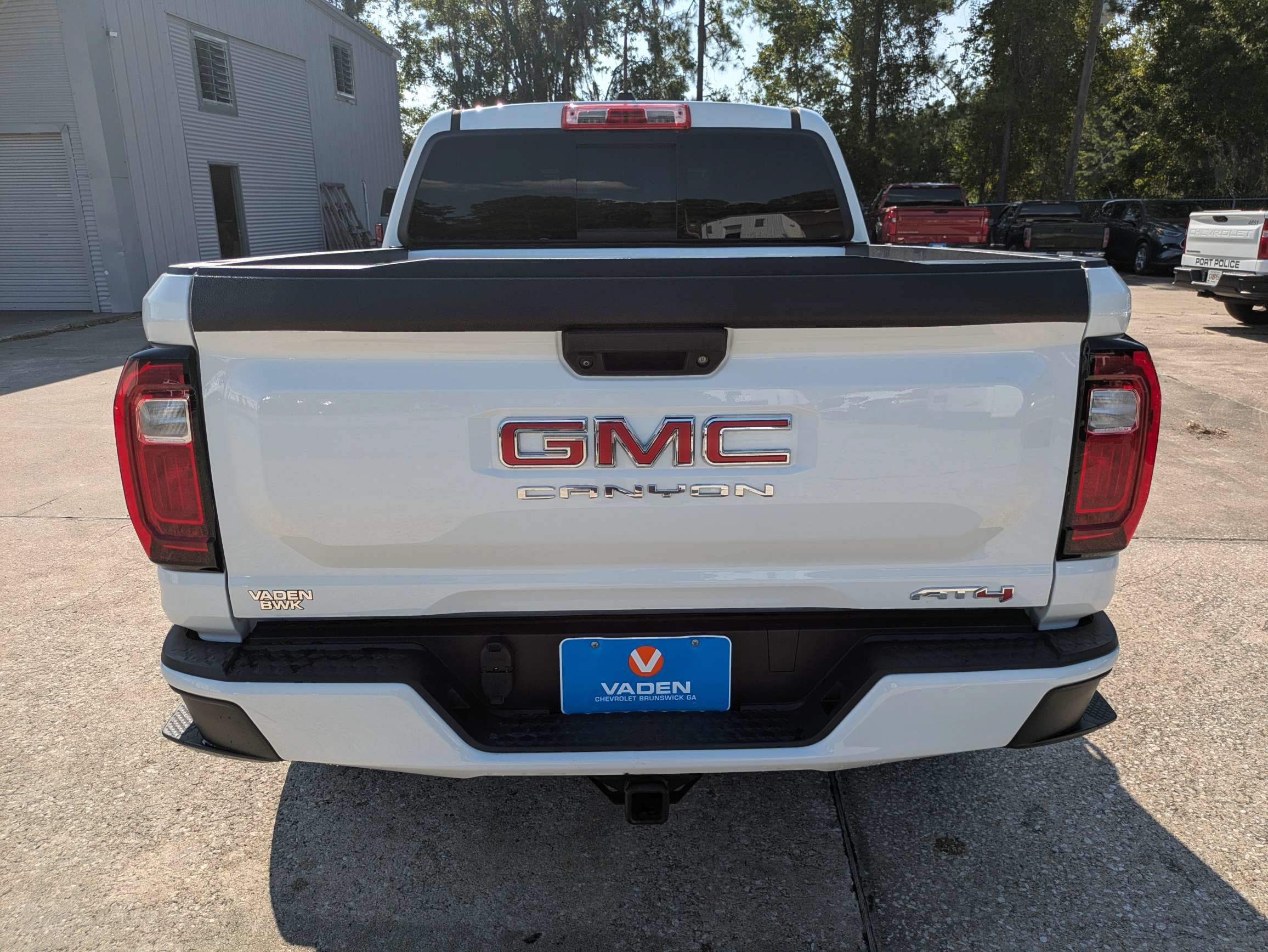 2023 GMC Canyon 4WD AT4