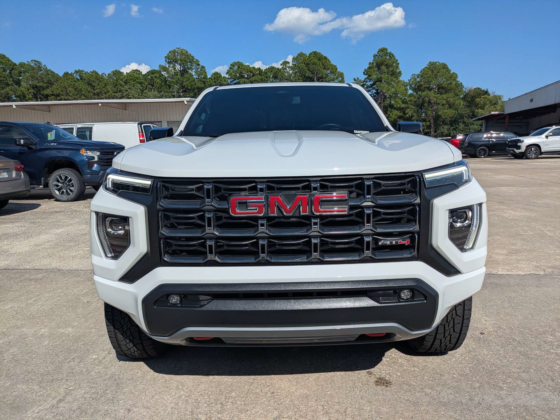 2023 GMC Canyon 4WD AT4