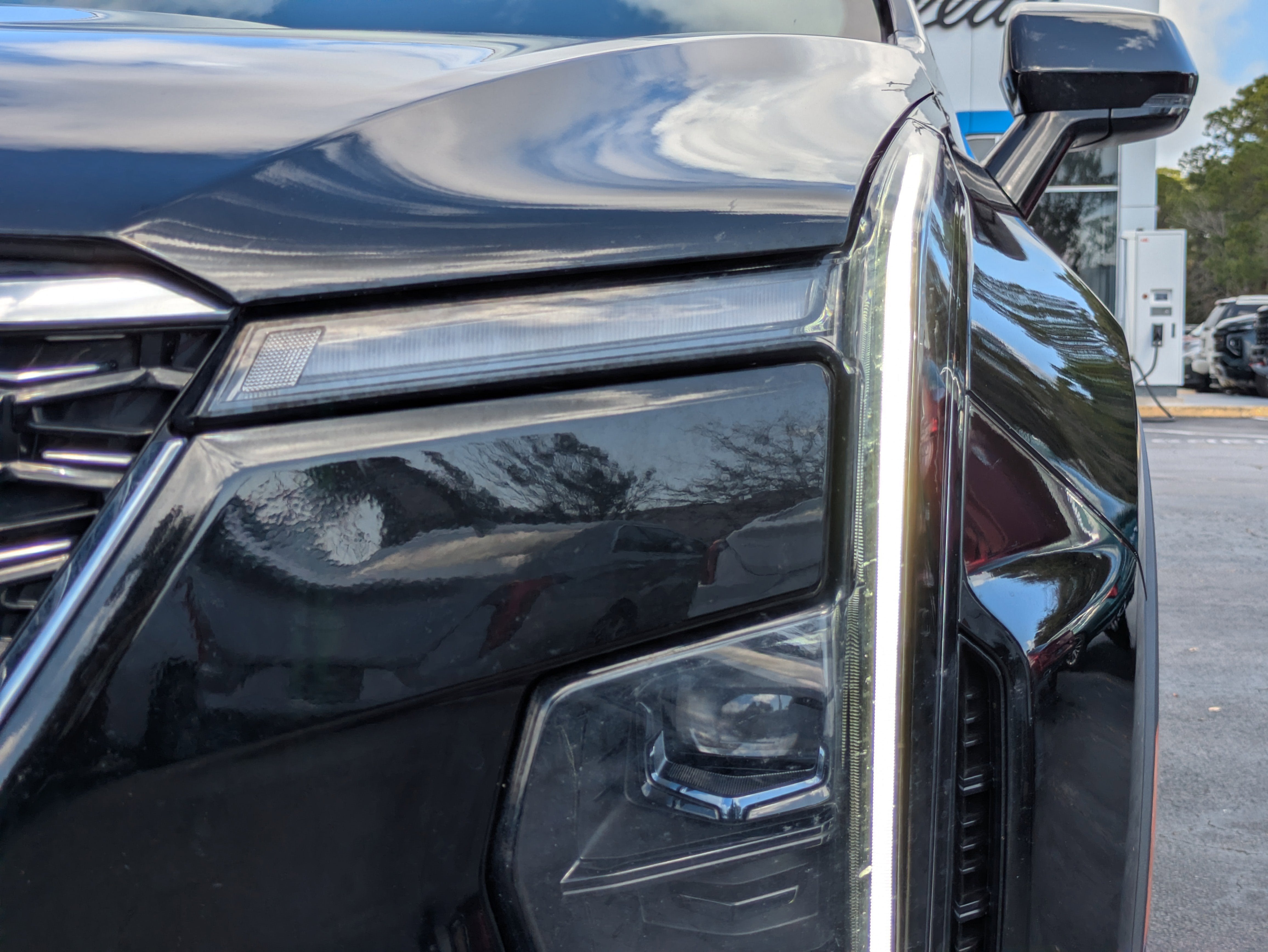 2024 Cadillac XT4 FWD Premium Luxury