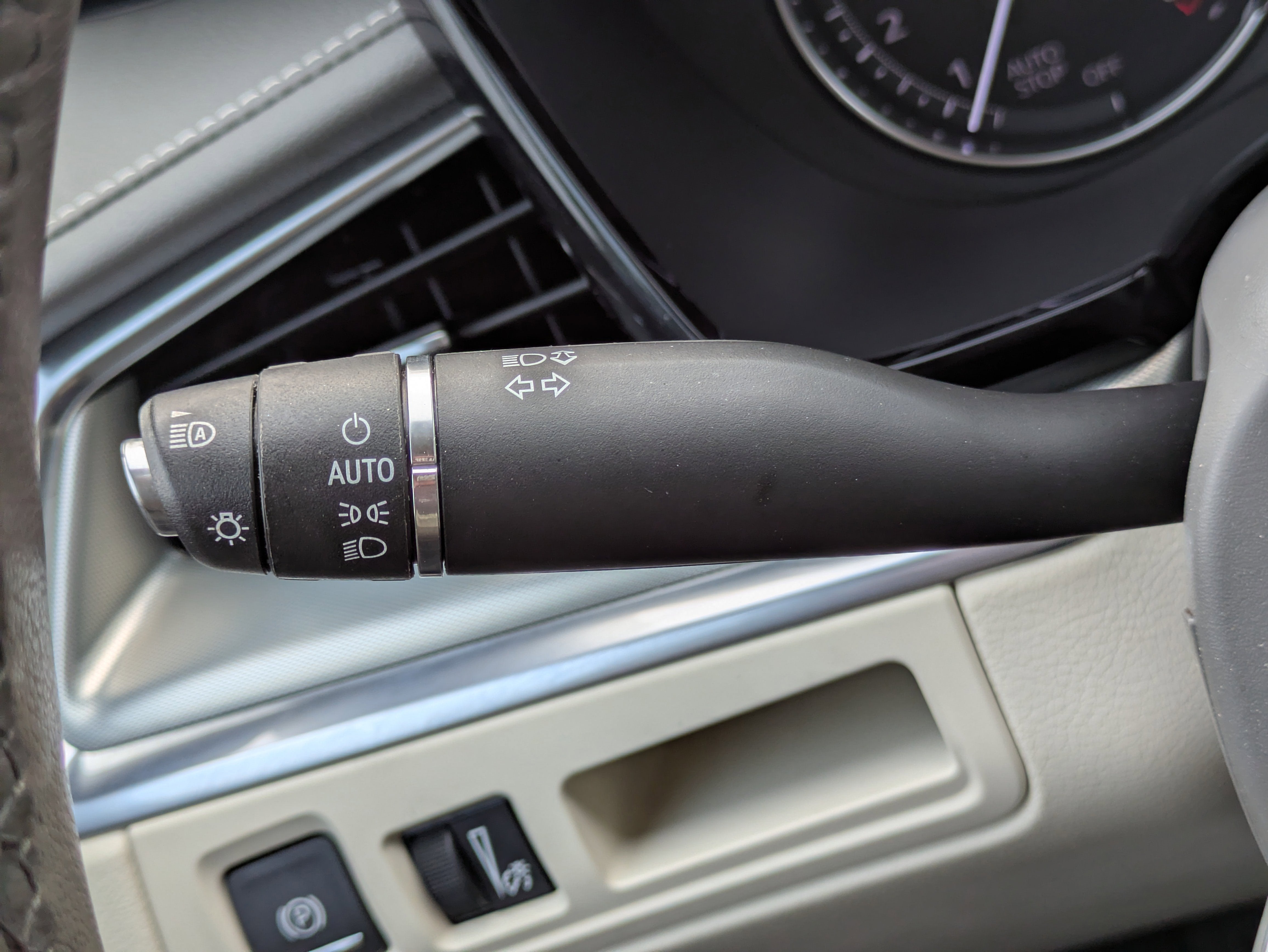 2023 Cadillac XT5 FWD Premium Luxury