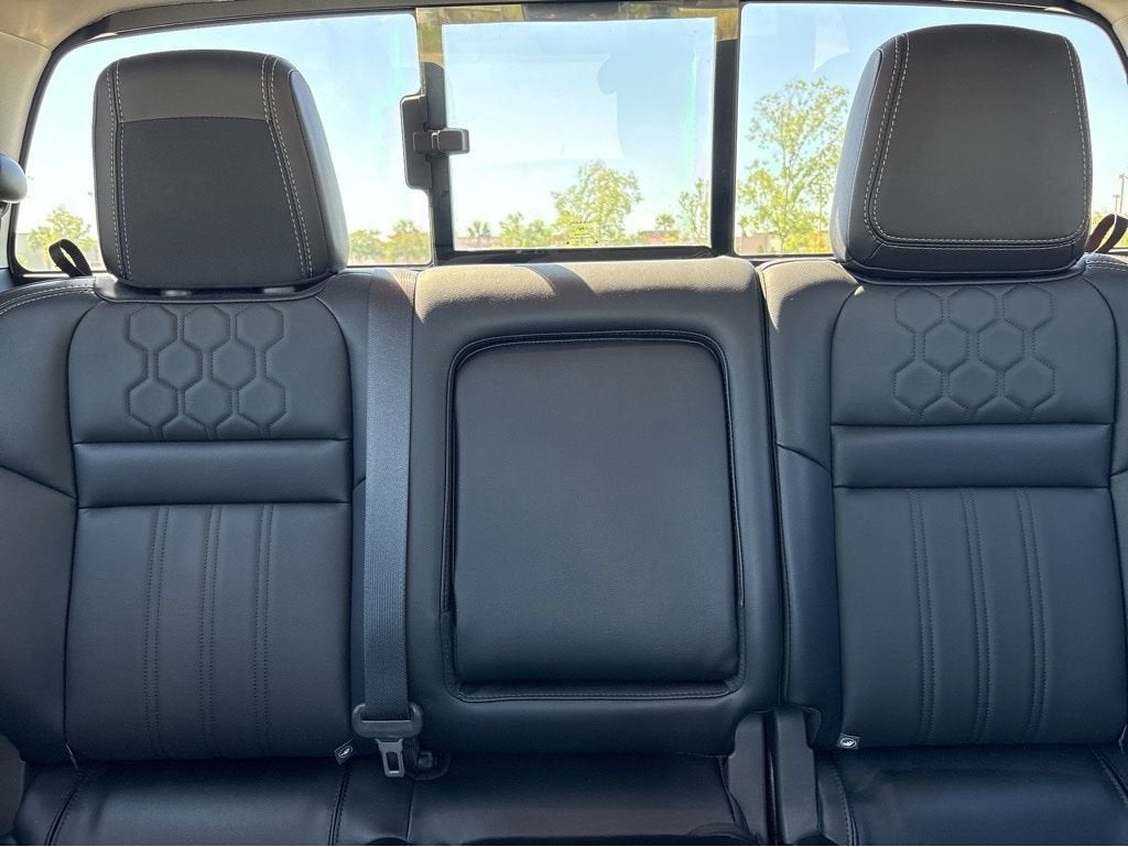 2024 Nissan Frontier SL