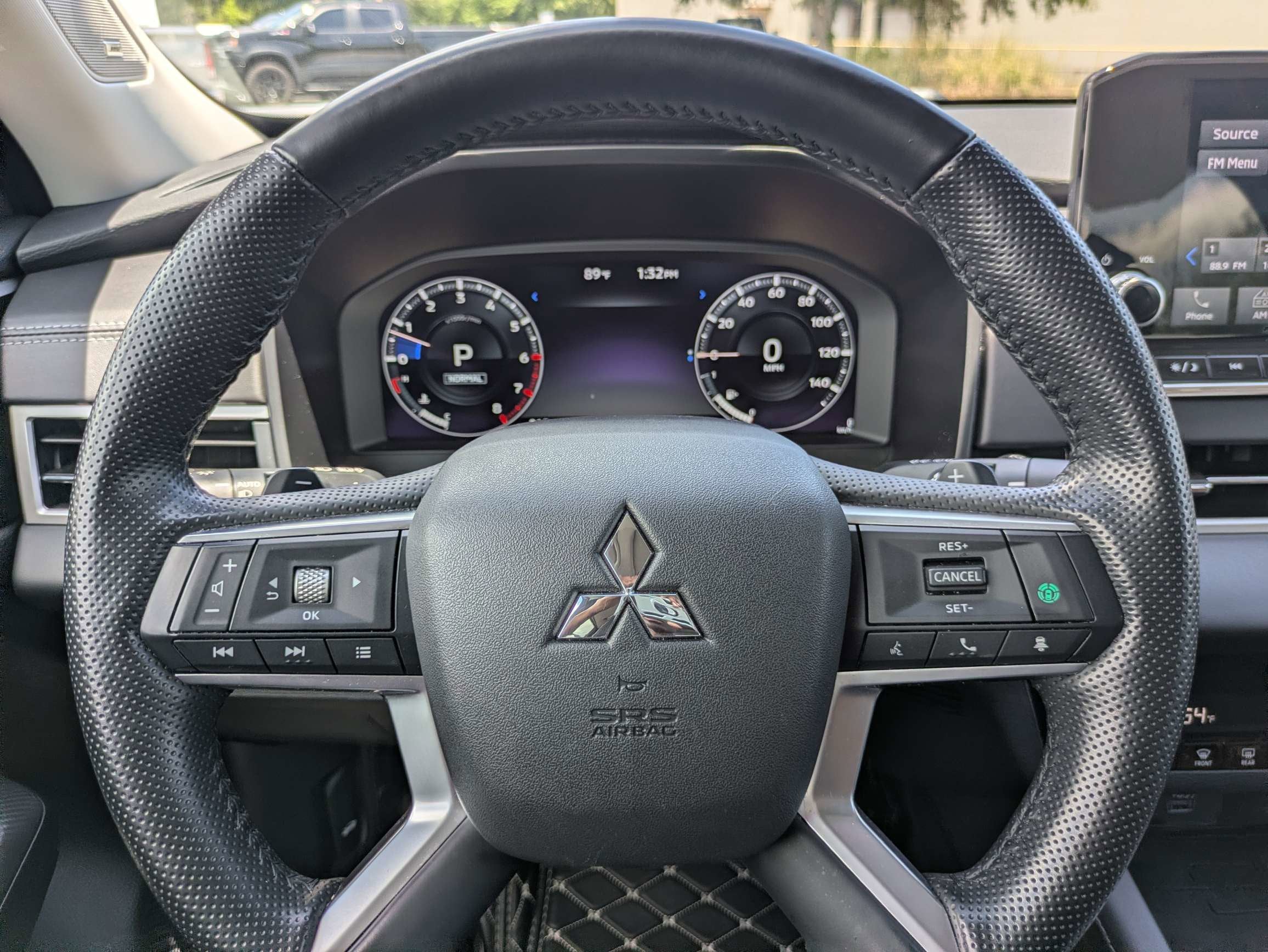 2024 Mitsubishi Outlander SE