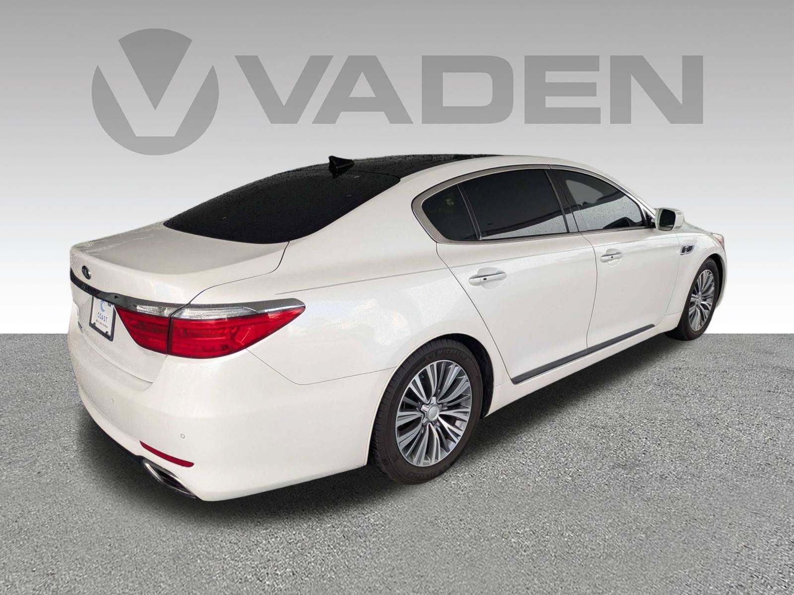 2017 Kia K900 Premium