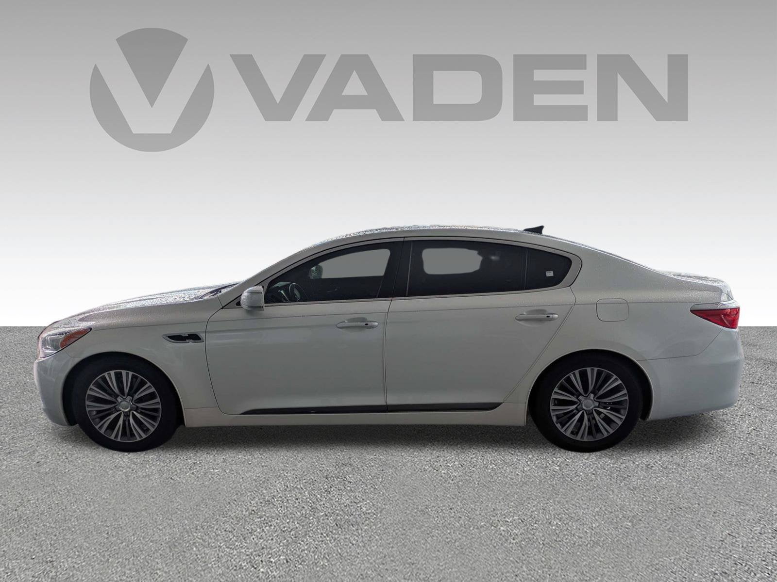 2017 Kia K900 Premium