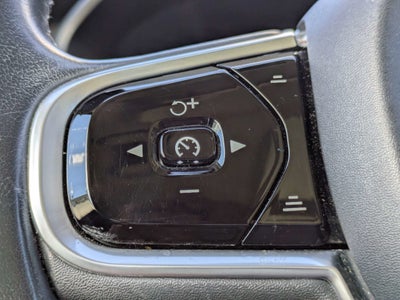 2018 Volvo XC90 Momentum