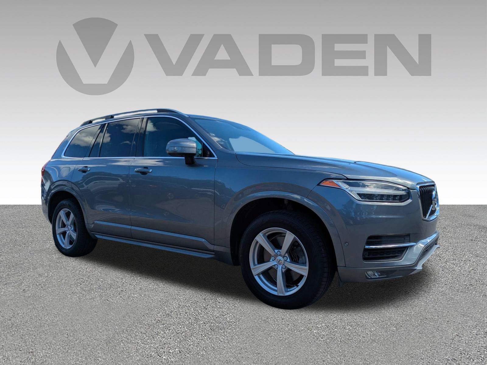 2018 Volvo XC90 Momentum