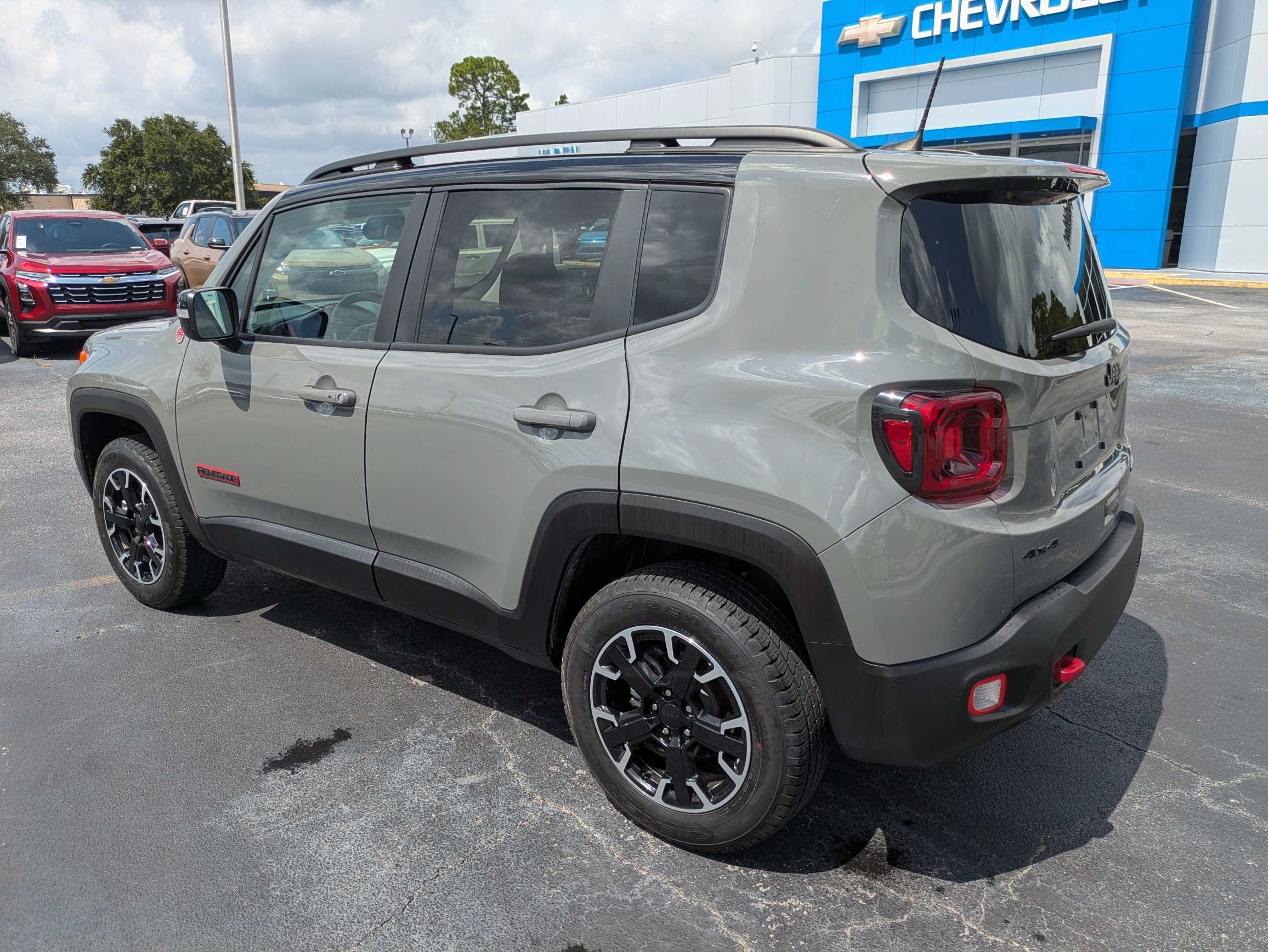 2023 Jeep Renegade Trailhawk
