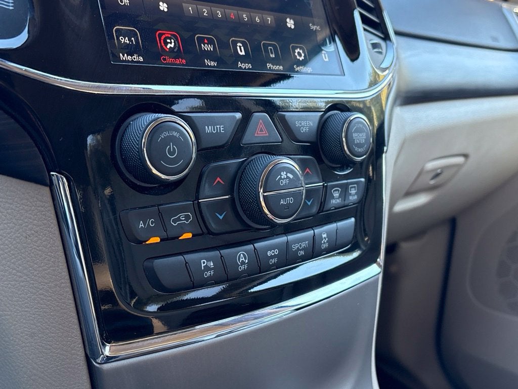 2022 Jeep Grand Cherokee WK Laredo E 4x2