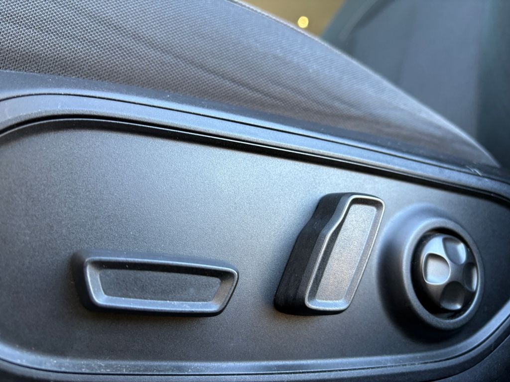 2023 Jeep Grand Cherokee L Laredo 4x2