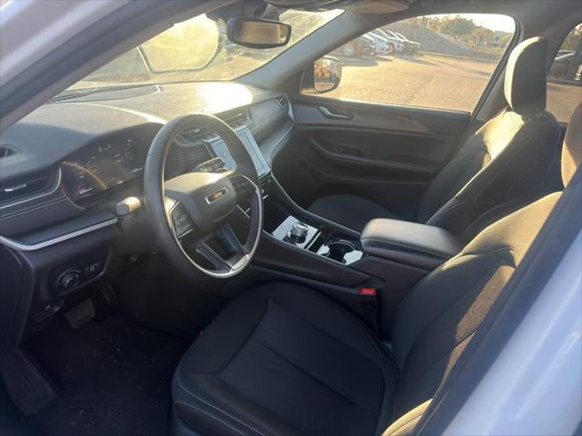 2023 Jeep Grand Cherokee L Laredo 4x2