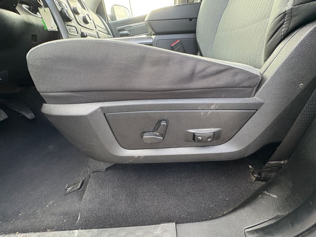 2023 RAM 1500 Classic SLT Crew Cab 4x4 5'7' Box