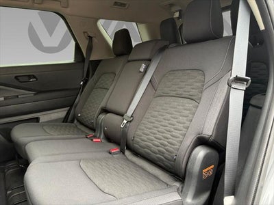 2025 Nissan Pathfinder SV FWD