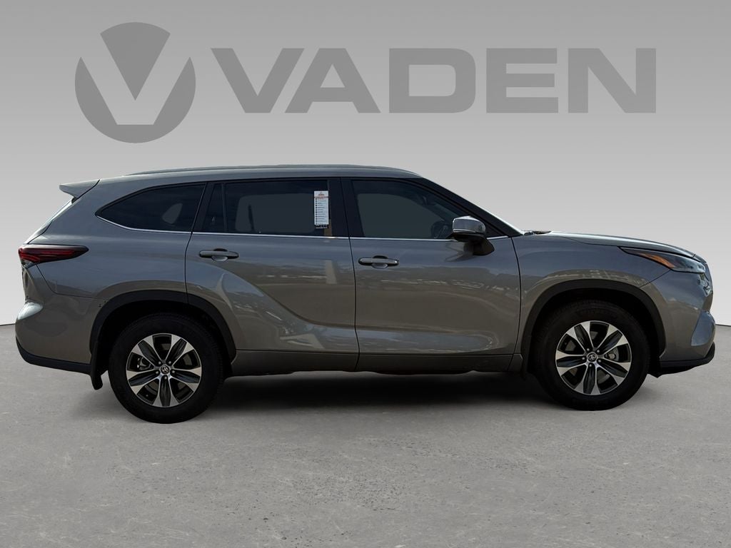 2025 Toyota Highlander XLE