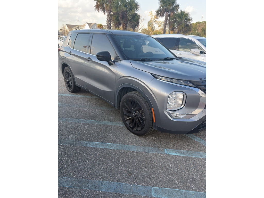 2023 Mitsubishi Outlander SE Black Edition