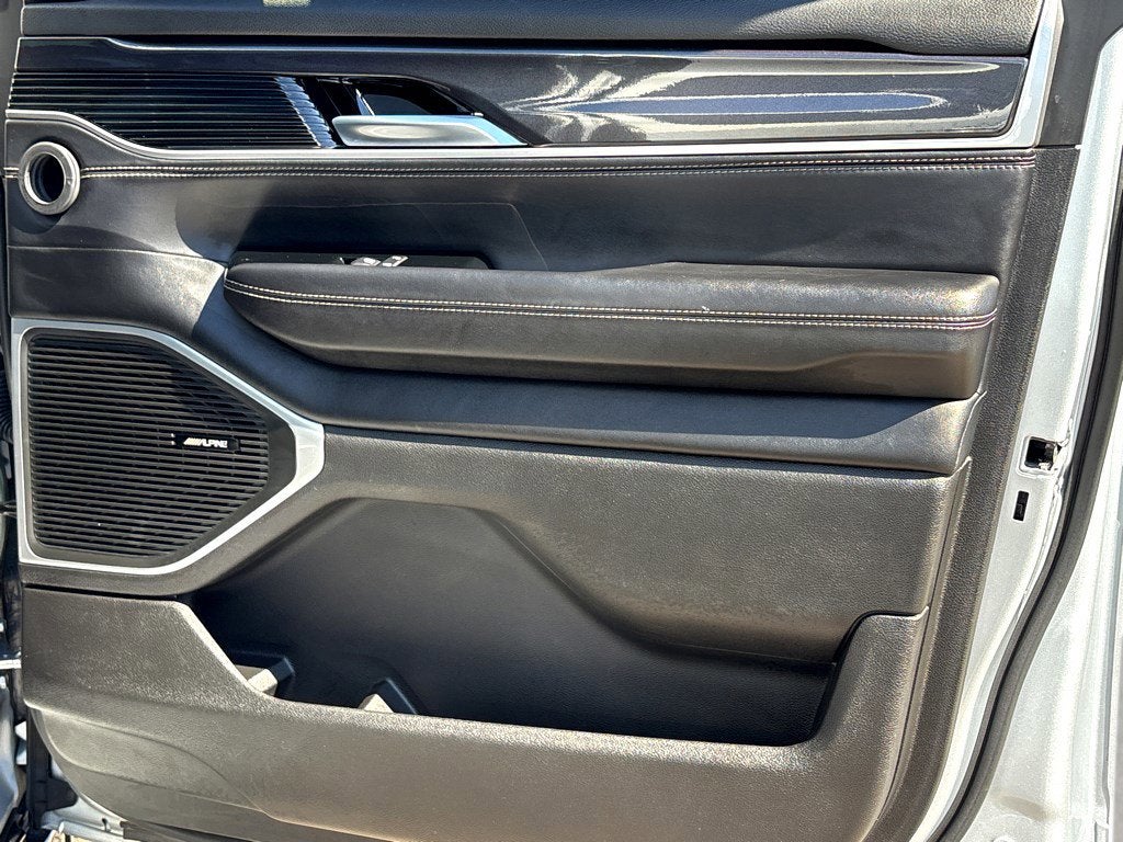 2024 Jeep Wagoneer BASE