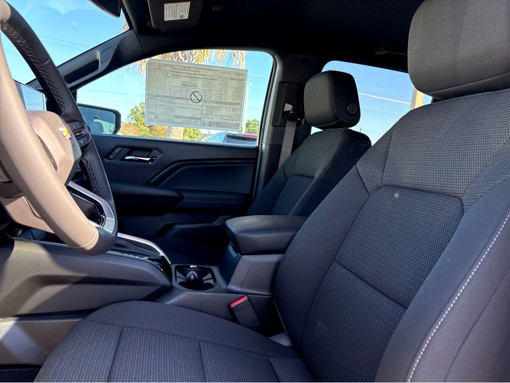 2025 Chevrolet Colorado WT/LT