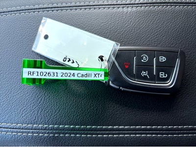2024 Cadillac XT4 Premium Luxury