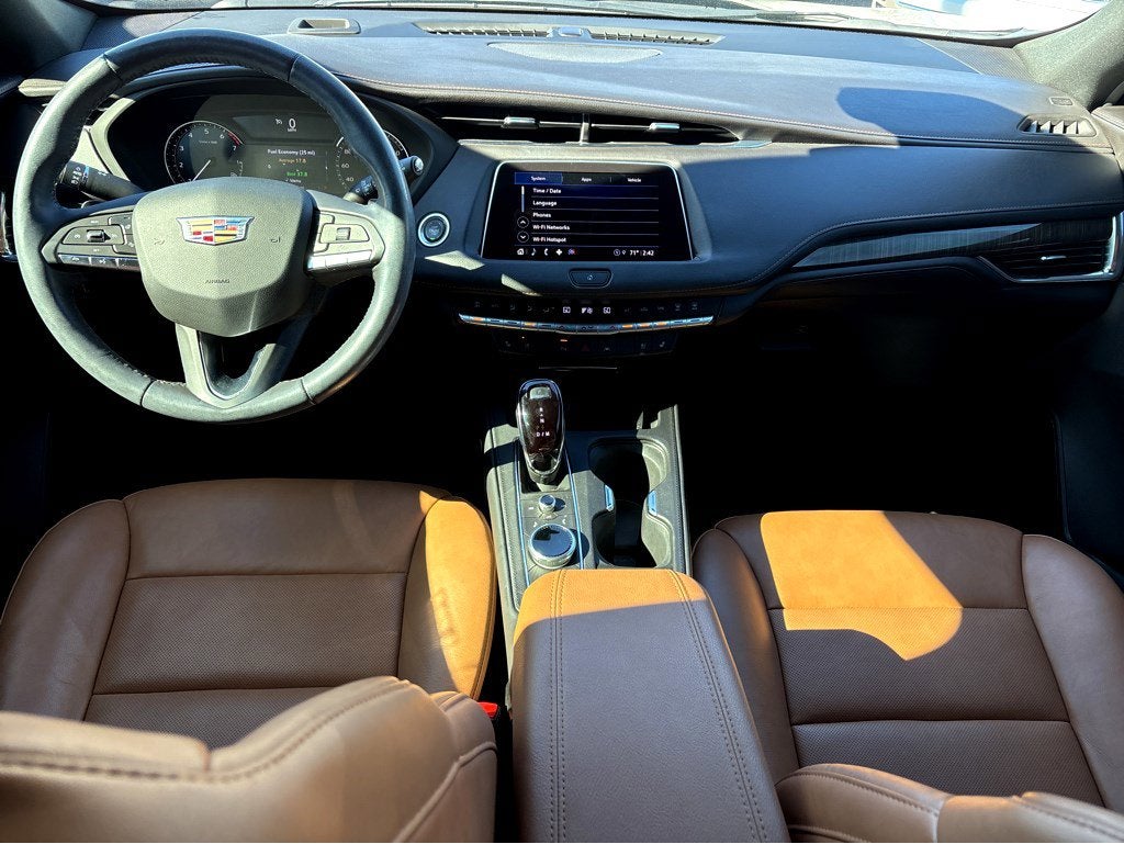 2023 Cadillac XT4 Premium Luxury