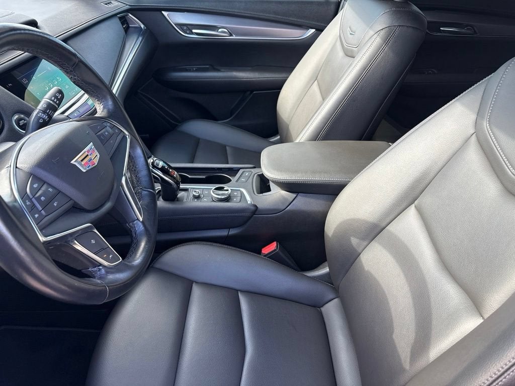 2022 Cadillac XT5 Luxury