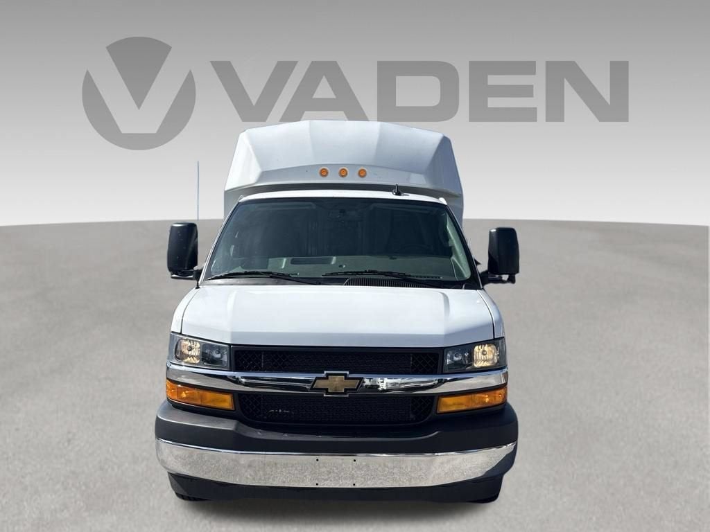 2026 Chevrolet Express Cutaway 3500 1WT
