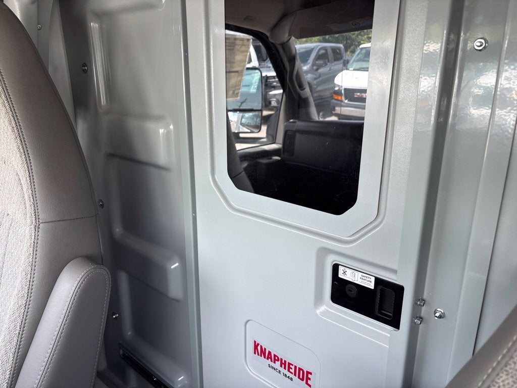 2026 Chevrolet Express Cutaway 3500 1WT