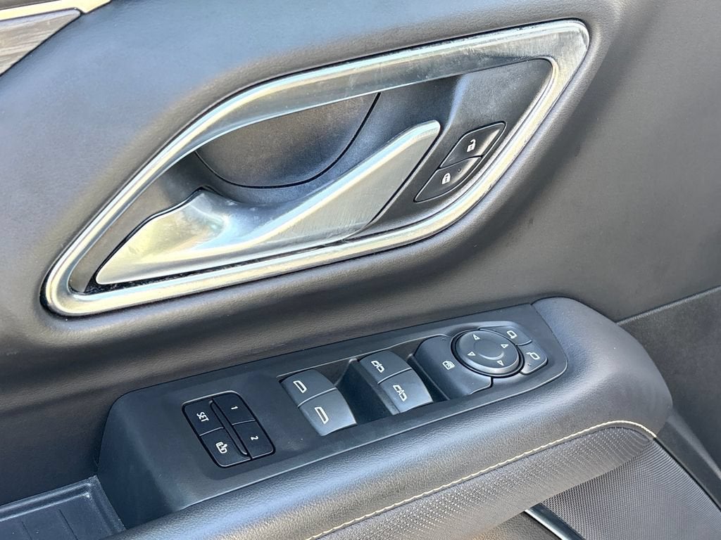 2023 GMC Yukon Base