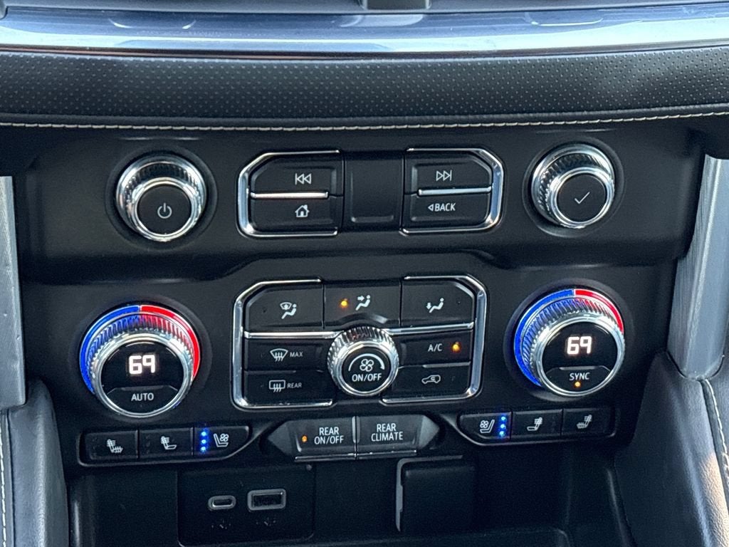 2023 GMC Yukon Base