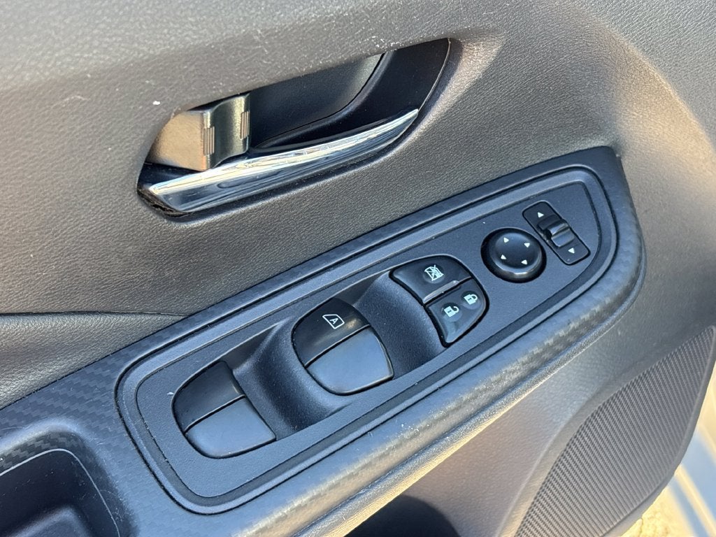 2025 Nissan Versa Base