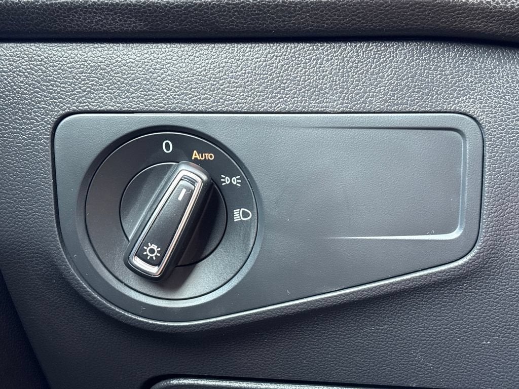 2023 Volkswagen Tiguan Base