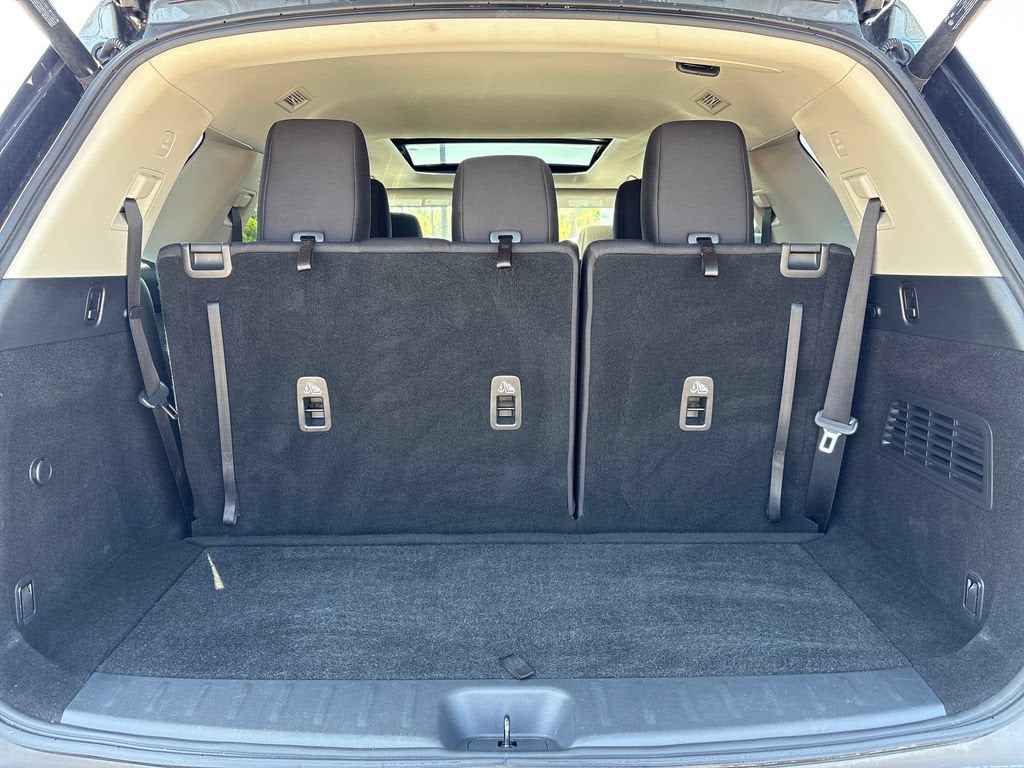 2022 Nissan Pathfinder Base