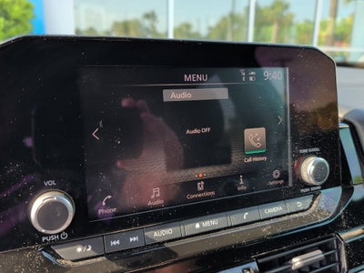 2022 Nissan Pathfinder Base