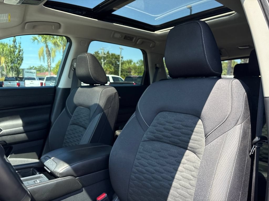 2022 Nissan Pathfinder Base