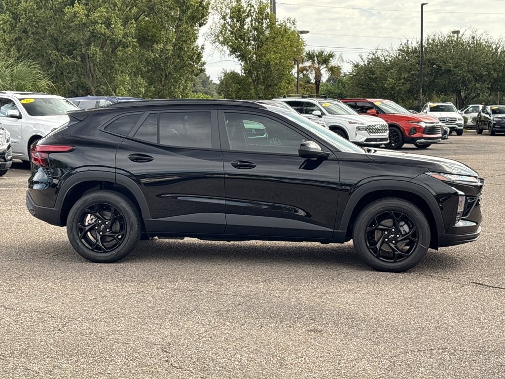 2026 Chevrolet Trax LT - Photo 8