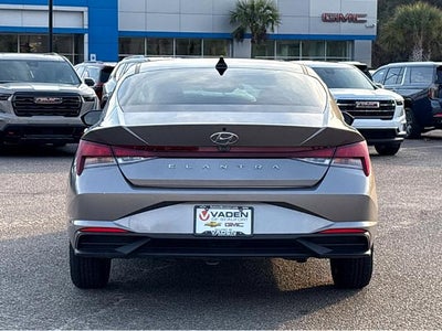 2022 Hyundai Elantra SEL