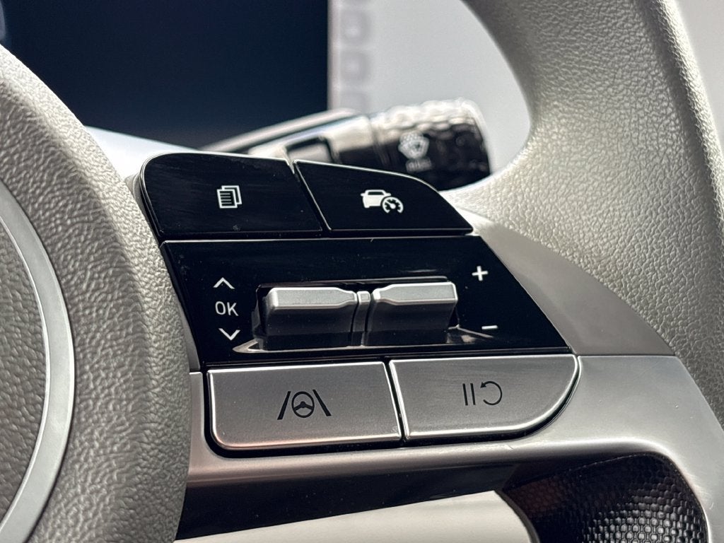 2024 Hyundai Elantra Base