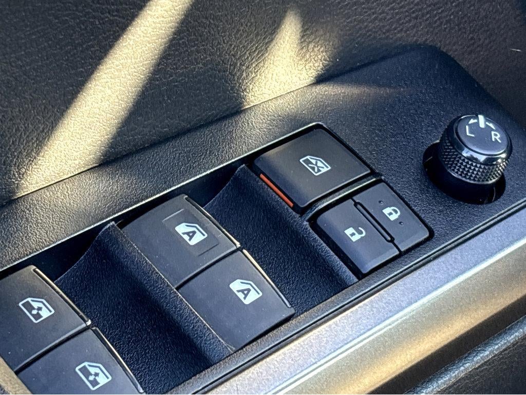 2022 Toyota Tacoma 4WD SR